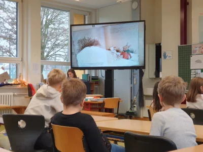 Foto des Albums: Vorlesetag im Schulhaus Wollbach