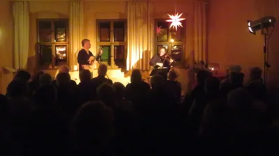 Foto des Albums: Malte Vief (Gitarren) & Florian Mayer (Geige) begeistern ihr Publikum mit einem zauberhaften Konzert
