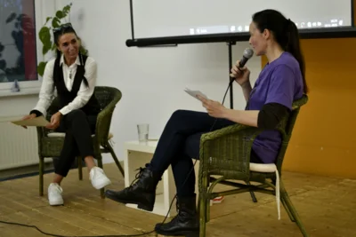 Foto des Albums: „Sichtbar werden: Frauen, Kunst und der Kampf gegen Gewalt“ – Ein emotionaler Abend voller Mut, Solidarität & Begegnung