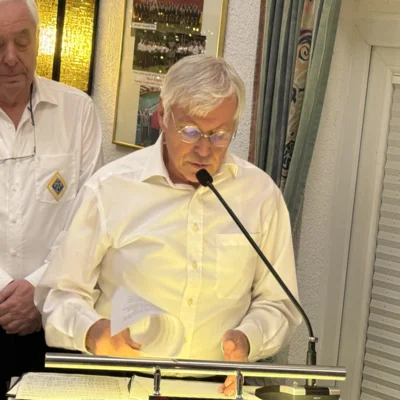 J&uuml;rgen Mikus ei seinem Vortrag zum Advent 