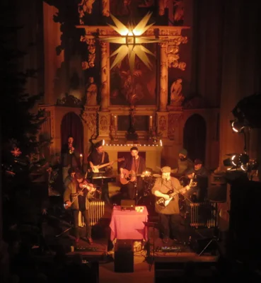 Foto des Albums: Die LIEDERTOUR zu Gast in der Stadtkirche mit Ralph Schüller & Band feat. Miko Mikulicz an der Geige
