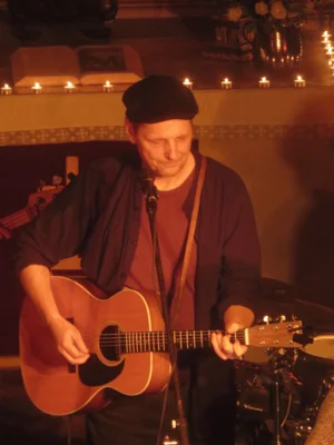 Foto des Albums: Die LIEDERTOUR zu Gast in der Stadtkirche mit Ralph Schüller & Band feat. Miko Mikulicz an der Geige