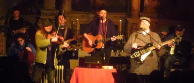 Foto des Albums: Die LIEDERTOUR zu Gast in der Stadtkirche mit Ralph Schüller & Band feat. Miko Mikulicz an der Geige