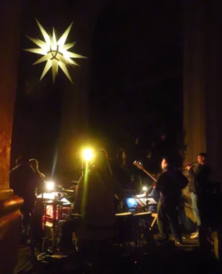 Foto des Albums: Die LIEDERTOUR zu Gast in der Stadtkirche mit Ralph Schüller & Band feat. Miko Mikulicz an der Geige
