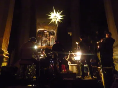 Foto des Albums: Die LIEDERTOUR zu Gast in der Stadtkirche mit Ralph Schüller & Band feat. Miko Mikulicz an der Geige