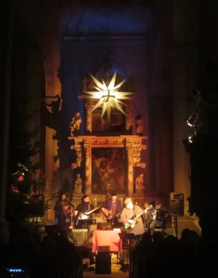 Foto des Albums: Die LIEDERTOUR zu Gast in der Stadtkirche mit Ralph Schüller & Band feat. Miko Mikulicz an der Geige