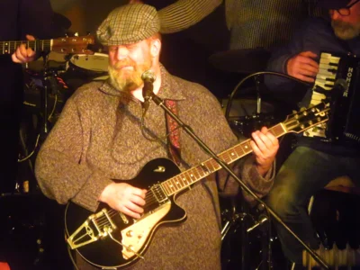 Foto des Albums: Die LIEDERTOUR zu Gast in der Stadtkirche mit Ralph Schüller & Band feat. Miko Mikulicz an der Geige