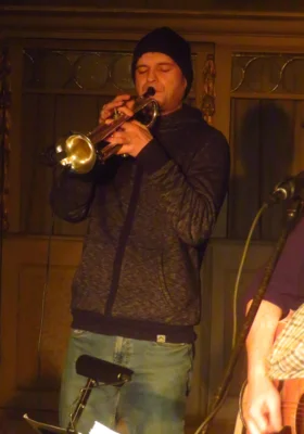 Foto des Albums: Die LIEDERTOUR zu Gast in der Stadtkirche mit Ralph Schüller & Band feat. Miko Mikulicz an der Geige