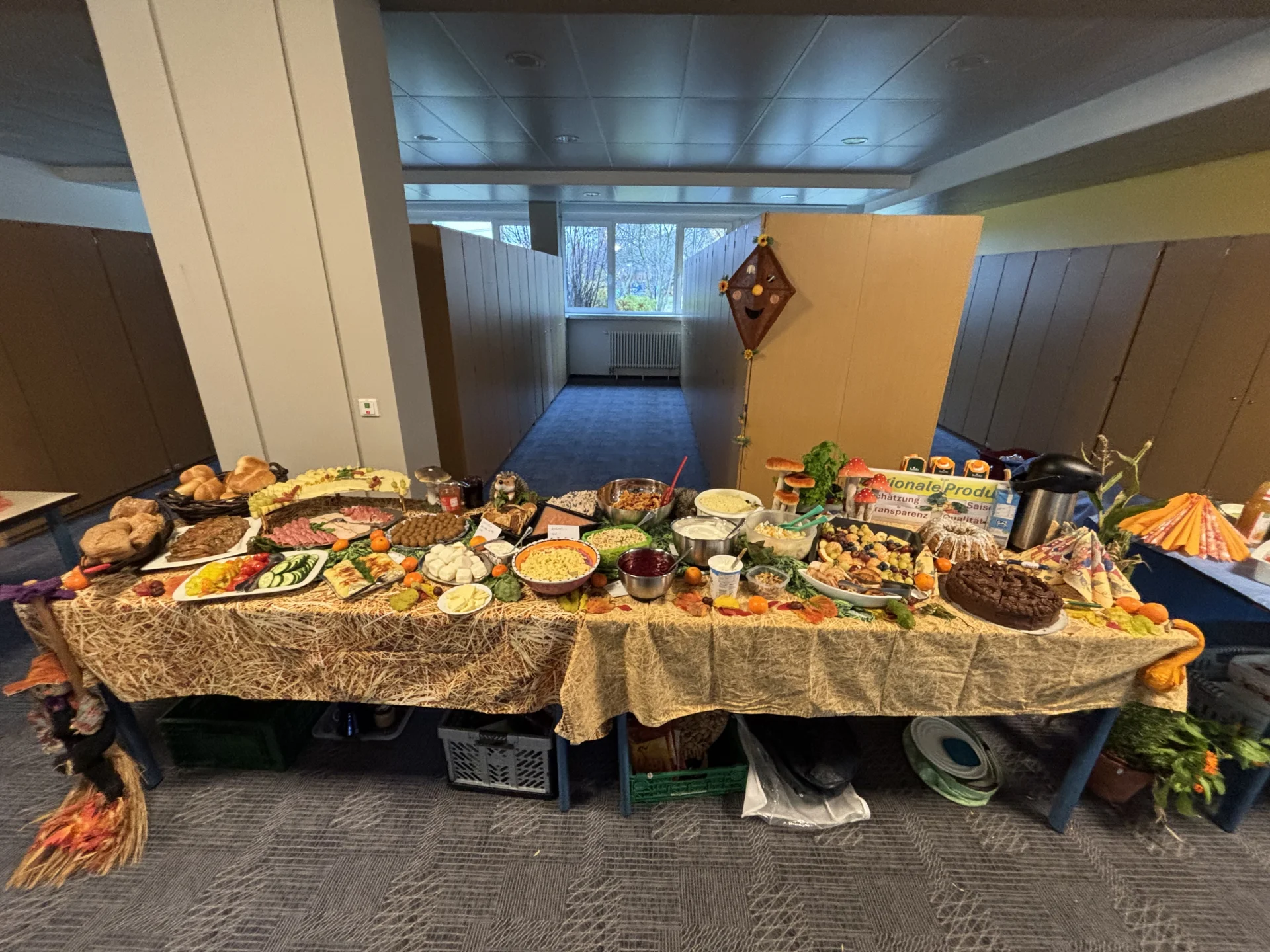 Bild: Mitbring-Frühstück Buffetttisch 1