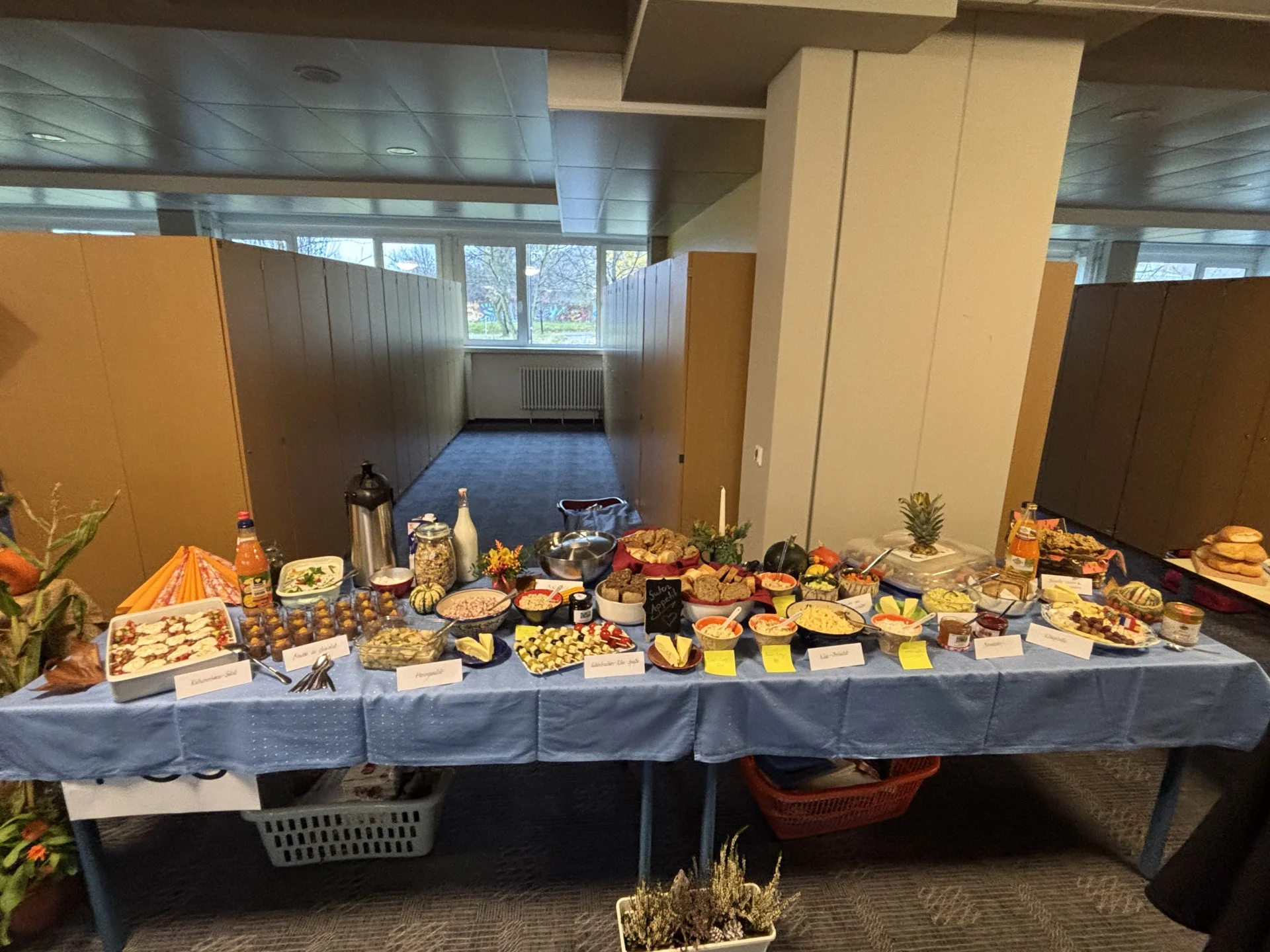 Bild: Mitbring-Frühstück Buffetttisch 2