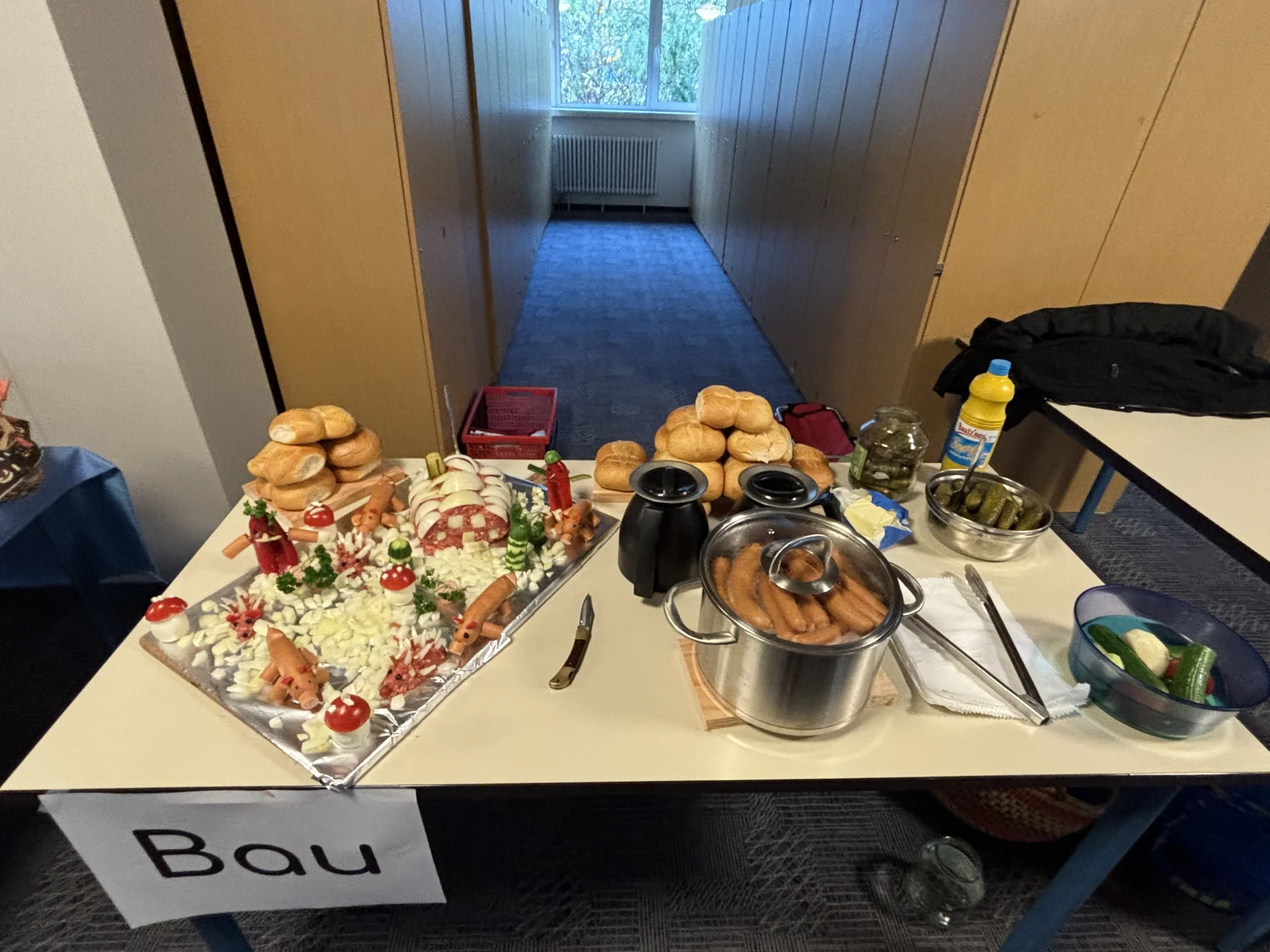 Bild: Mitbring-Frühstück Buffetttisch 3
