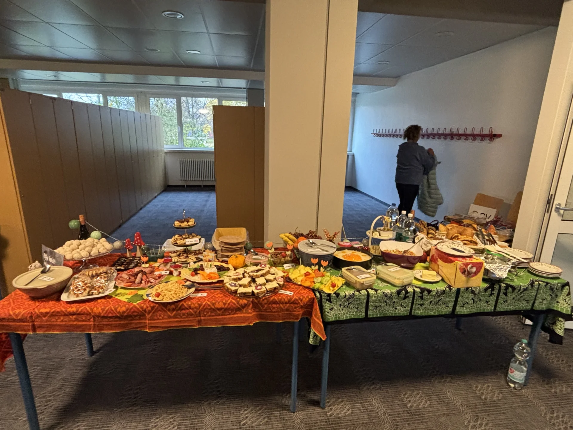 Bild: Mitbring-Frühstück Buffetttisch 4