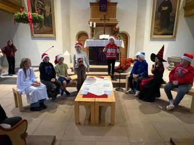 Foto des Albums: Monats-Weihnachtsfeier der Schule
