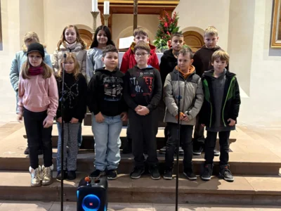 Foto des Albums: Monats-Weihnachtsfeier der Schule