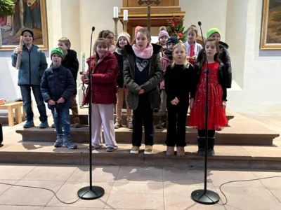 Fotoalbum Monats-Weihnachtsfeier der Schule