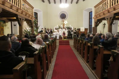 Foto des Albums: Christvesper und Krippenspiel in der Bergkirche Oelze
