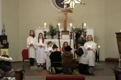 Foto des Albums: Christvesper und Krippenspiel in der Bergkirche Oelze