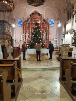 Foto des Albums: Christbäume aufstellen/schmücken 2025