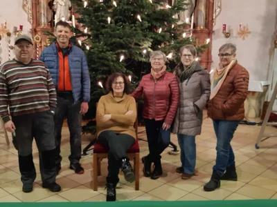 Foto des Albums: Christbäume aufstellen/schmücken 2025