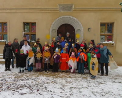 Foto des Albums: Nach einem gemeinsamen Vormittag im Gemeindehaus sind die Sternsinger wieder unterwegs