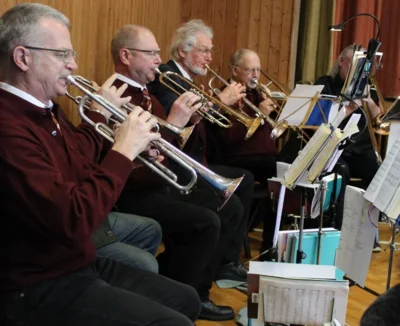 Bild: Spielen sich immer wieder in die Herzen der Zuhörer Der Posaunenchor der Kirchengemeinden aus Selb
