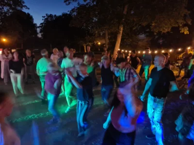 Foto des Albums: ALLERHAND AM ALLERSTRAND :-)) : Super Open-Air-Event mit HEAVY SILENCE bei herrlich sommerlichen Temperaturen