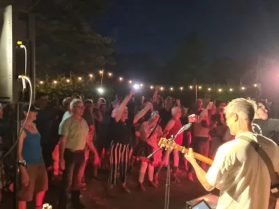 Foto des Albums: ALLERHAND AM ALLERSTRAND :-)) : Super Open-Air-Event mit HEAVY SILENCE bei herrlich sommerlichen Temperaturen