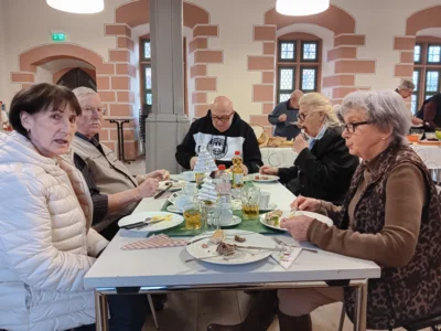 es schmeckt,  (Bild vergr&ouml;&szlig;ern)