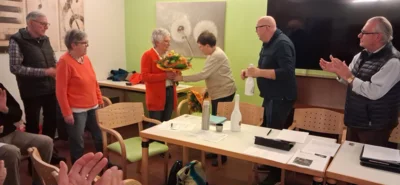 Blumen und Beifall  (Bild vergr&ouml;&szlig;ern)