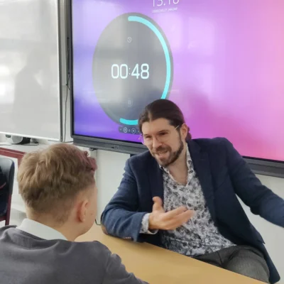 Foto des Albums: Politik zum Anfassen: Speed-Dating mit Politikerinnen und Politikern an der Regelschule „Anna Sophia“ (28.​01.​2026)