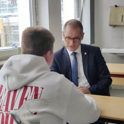 Foto des Albums: Politik zum Anfassen: Speed-Dating mit Politikerinnen und Politikern an der Regelschule „Anna Sophia“ (28.​01.​2026)