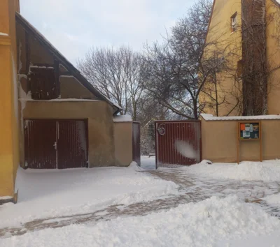 Foto des Albums: Kirche, Pfarrhäuser & Pfarrhof im Winter
