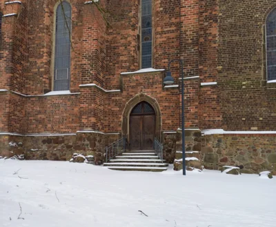 Foto des Albums: Kirche, Pfarrhäuser & Pfarrhof im Winter