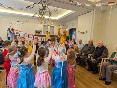 Foto des Albums: Besuch in Tagespflege zu Karneval