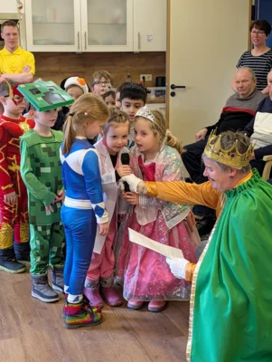 Foto des Albums: Besuch in Tagespflege zu Karneval