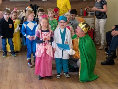 Foto des Albums: Besuch in Tagespflege zu Karneval