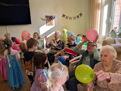 Foto des Albums: Besuch in Tagespflege zu Karneval