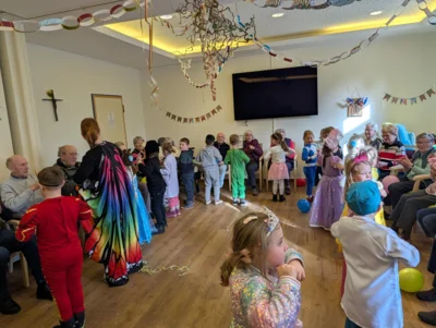 Foto des Albums: Besuch in Tagespflege zu Karneval