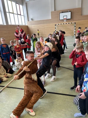 Foto des Albums: Schulfasching der Grundschule an den Finkenbergen Hirschfeld