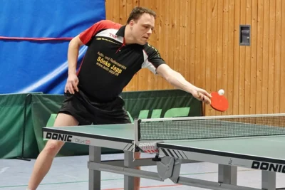 Christopher Boffi Brust streckt sich 