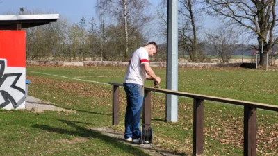 Foto des Albums: Arbeitseinsatz auf dem Sportplatz  07.03.02026 (07.​03.​2026)