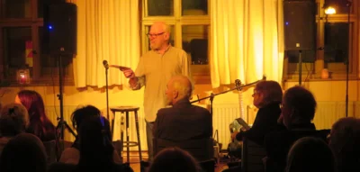 Foto des Albums: KIMKOI aus Thüringen begeisterte mit ihrem Indie-Rock das Publikum im vollen Gemeindehaus