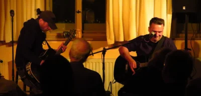 Foto des Albums: KIMKOI aus Thüringen begeisterte mit ihrem Indie-Rock das Publikum im vollen Gemeindehaus