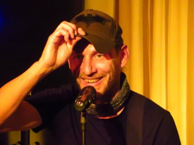 Foto des Albums: KIMKOI aus Thüringen begeisterte mit ihrem Indie-Rock das Publikum im vollen Gemeindehaus