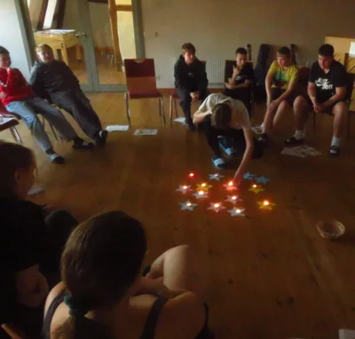 Foto des Albums: Jährliche Konfi-Freizeit im Alten Pfarrhaus Klöden mit Besuch der Prettiner Lichtenburg und der Bücherkirche Axien