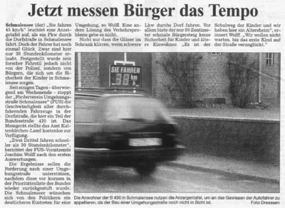 FUS z&auml;hlt den Verkehr in Schmalensee, KN 10 04 2001 