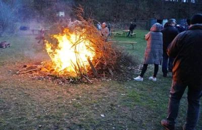 ine wichtige W&auml;rmequelle am Gr&uuml;ndonnerstag 