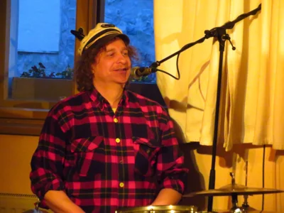 Foto des Albums: WETTERMANN - Axel Rapp & Band feiert Lyrik in Noten und Grooves, bis am Ende das Publikum tanzt