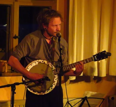 Foto des Albums: WETTERMANN - Axel Rapp & Band feiert Lyrik in Noten und Grooves, bis am Ende das Publikum tanzt
