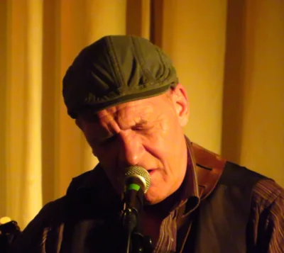 Foto des Albums: WETTERMANN - Axel Rapp & Band feiert Lyrik in Noten und Grooves, bis am Ende das Publikum tanzt